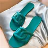 Designer Frauen neue Schwein Nase Hausschuhe PVC Gelee Schuhe rutschfeste Strand flache Folien One Word Flip Flops