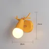Lampade da parete Luci LED orientabili nordiche Colorate corna di cervo dei cartoni animati Lettura Sconce Montato Illuminazione per camera da letto per bambini E27