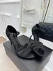 Slippers 2023 No início da primavera novo Sexy Pearl Heal Sandals High Sandals Design Versátil clássico