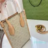 Ladies Mini Totes Credy-White Tone Flage Bag Classic Gold مسحة الذهب الملحقات الحليب الشاي لون الأنيقة الساحرة الطازجة أكياس الكتف Crossbody أكياس اليدين