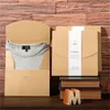 Caminhoca reciclada biodegradaz Leggings Roupas de moda Kraft Paper Packaging Box com fitas de papel para caixas de presente A375