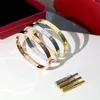 Designer Love bangle Bracelets pour Femmes Hommes 4CZ Titane Acier Bijoux De Luxe Vis Tournevis Bracelets Or Argent Rose Manchette Bracelets avec sac de velours