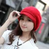 Berretti Trendy Women Thermal Knitted Hat Beret Cap Gift Stile semplice Tenere al caldo