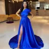 Sexig Royal Blue Prom kl￤r en axel delad kv￤ll Saudiarabien golvl￤ngd formella festkl￤nningar skr￤ddarsydda