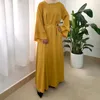 Etniska kläder Ramadan Eid Djellaba Abaya Dubai Stain Silky Muslim Dress Turkiet flare Sleeve Islam Abayas With Belt WY627