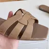 Mody Sandal Slipper Kobiety luksusowe designerskie kapcie płytkie na plaży letnie kapcie na damskie sandały platformowe