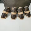 Designer Abbigliamento per cani Scarpe per cani di marca Cinghie regolabili Antiscivolo Morbido Cucciolo Protettore per zampe per cani di taglia piccola e media Camminata quotidiana PS1662