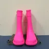 2023 Designer dames laarzen van roze kleur online regen laars schoenen hoge tops elastische nieuwe kleur maat 35-42