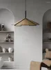 Hängslampor modern minimalistisk matsal lampa personlighet design ö sovrum studie ljus valnöt flygande tefat ljuskronor