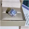 Set di gioielli da sposa Scintillante Set di lusso dal vivo 925 Sterling Sier Taglio rotondo Moissanite Cz Pietre preziose Anello Collana Orecchini a bottone Dheaa