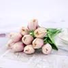 Dekorativa blommor Artificial Flower Tulip Calla Lily Simulation PU Fake Plant Wedding Bouquet Decoration Party Christmas Year El Home Decor