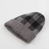 Bérets Plaid Knit Winter Hats Bonnets Pour Hommes Femmes Warm Cap Jaune Rouge Noir Gris Dusty Pink