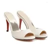 Tofflor Ochanmeb patent pu läder kvinnor sommar utanför strand sandaler skor damer vit röd naken högklack