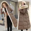 Parkas de plumón para mujer, chaqueta acolchada de algodón, capucha de cuello de pelo largo, abrigo ajustado, temperamento de invierno, rodillera acolchada, calentador 230107