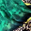 Écharpes haut de gamme élégantes femmes exquises émeraude bord léopard impression qualité cachemire franges à la main douce chaude longue écharpe châles
