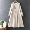 Casual jurken 2023 Japan Style Mori Girl geborduurd katoen en linnenjurk herfst o-neck Midi-vrouwen met lange mouwen