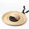 قبعات حافة واسعة دلو مدرج الموضة الأوروبية والأمريكية عروضا كبيرة شاطئ القش القبعة القبعة الرجعية رول مع رافيا في الهواء الطلق Sunshade 230106