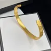 Amor de la joya de diseñador de brazalete de oro brazaletes para la marca de la moda para mujeres Fiesta del brazalete Boda del día de San Valentín 2301072QS