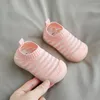 Primi camminatori 2023Summer Infant Toddler Shoes Neonate Ragazzi Mesh Casual Alta qualità antiscivolo Traspirante Bambini Bambini Outdoor