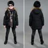 Coat Down Coat 2023 Big Size Winter Keep Warm Boys Jacket Päls krage tjock tung huva ytterkläder för barn barn utomhus vindbrytare