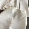 Chándales para mujer OL Traje profesional Luz Estilo maduro Bordado Encaje Con cuello en V Camisa delgada Manga corta Cintura alta Pantalones cortos de pierna ancha Dos piezas