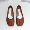 Dress Shoes 2023 New Split Toe Shoes Pig Feet Shoes Mesh Red Spring Soft Sole Flat Sheepskin Shallow