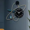 壁の時計豪華なメカニズムを見るデジタルミニマリストの北欧のクリエイティブバスルームリロエスムラレの装飾ギフト