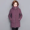 Kvinnor Down Parkas huva tjock jacka Kvinnlig medelålders Mor Cotton Winter Coat Mormor slitage Plus Size Long Parka Women 6xl 230107