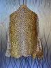 女性用ブラウスシルクシャツ2023春の夏ファッション女性ターンダウンカラーセクシーなワイルドヒョウ柄長い袖の純粋なブラウス