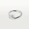 женские кольца дизайнерское кольцо для влюбленных Роскошные ювелирные изделия размер 6-11 Титановый сплав Позолоченный бриллиант Ремесло Модные аксессуары Never FadeDiamonds любовные кольца