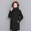 Kvinnor Down Parkas huva tjock jacka Kvinnlig medelålders Mor Cotton Winter Coat Mormor slitage Plus Size Long Parka Women 6xl 230107