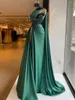 Robes de fête élégantes Green Tache Prom Femmes Sirène Aso Ebi Robes de soirée avec train Featr Feath Robe Feather Feat