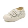 Atletische schoenen 2023 Spring Koreaanse kindermode canvas wafel zacht bodem jongens en meisjes baby kleuterschool indoor