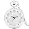 Orologi da tasca Orologio al quarzo con cassa in argento moda per donna Cerchio scavato con numeri romani bianchi quadrante orologio pendente da uomo