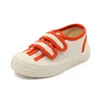 Atletische schoenen 2023 Spring Koreaanse kindermode canvas wafel zacht bodem jongens en meisjes baby kleuterschool indoor