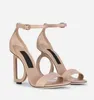 العلامات التجارية الأنيقة Keira Sandals Shoes Luxury High Heels Women Carbon Carbon Carbon Carble Careed Summer Lady Pumps Patent Leather Party Dress Gradiator Gladiator