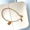 Pulseras de enlace Buena suerte colgante de placa cuadrada grabada para mujeres insentadas de alta calidad de titanio acero de lujo pulsera de color de oro de lujo