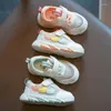 Atletik Ayakkabı Kızların Spor ayakkabıları 2023 Yaz Çocukları Moda Koreli Yumuşak Solmuş Nefes alabilen örgü sıradan erkekler kaymaz bebek