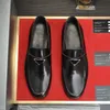 Mocassini firmati di alta qualità Mocassini da uomo in pelle nera Scarpe eleganti piatte Mocassini con plateau Mocassini robusti Scarpe da guida Business Wedding Party