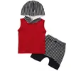 Completi di abbigliamento 1-4 anni Bambini Ragazzi Vestiti estivi Gilet senza maniche con cappuccio per bambini Pantaloni corti a righe Abiti casual Tute per bambini 2023