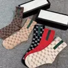 Herrensocken 2022 Designer-Socken für Herren und Damen, fünf Marken von Luxus-Sportsocken, Winternetz-Buchstabenstricksocken aus Baumwolle mit bo303r