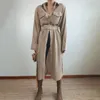 Trench femme 2023 femmes printemps Beige velours côtelé Long manteau avec ceinture simple boutonnage coupe cintrée coupe-vent col à revers