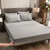 Vellen stelt 3 stks/set winter warme vaste kleur flanel gemonteerde plaatmatras beschermer deksel super zacht tweepersoonsbed set met kas