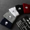 Gorro de punto de lana con bordado de calavera alienígena estilo boina para hombres y mujeres, gorros de punto cálidos con borde rizado para otoño e invierno