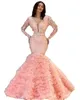 2023 vestidos de baile sereia árabe v pescoço rosa miçangas rosa renda de cristal mangas compridas baguinhas camadas de tule tule vestidos de noite personalizados plus size size vestidos de festa de desgaste