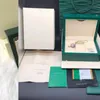 Cajas de relojes Caja de reloj verde oscuro Caja de regalo para folletos Etiquetas y papeles de tarjetas en inglés Cajas de relojes de pulsera suizos Reloj Caja personalizada Dhgate