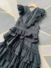 Runway-jurken gekruiste V-hals mouwloze verzamelde taille Fit Flare Cami jurk met franjes
