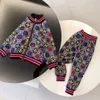 Conjunto de bebé Trajes para niños Conjuntos para niños Ropa de diseñador Bolsillo con cremallera Manga larga con letras 2 piezas Sudaderas de lujo Pantalones deportivos Kid8976389