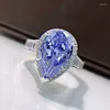 Anneaux de mariage Bague de luxe 925 Sterling Silver High Carbon Créé Mozambique Blue Diamond 8x13mm Poire Brillant Cut Fashion Bijoux