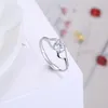 Pierścienie klastra Zemior Sterling Silver 925 Inkrustowany Pierścień Cuubic Zirkonia dla kobiet Prezent dla kobiet Kreatywna biżuteria